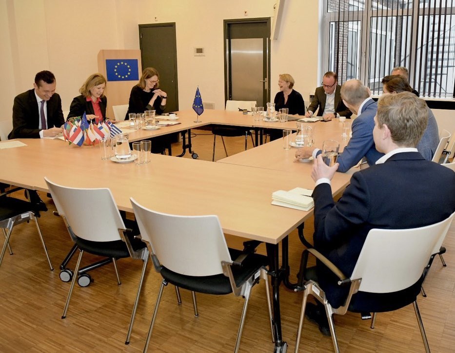 Eurocommissaris Jourová in gesprek met mediavertegenwoordigers