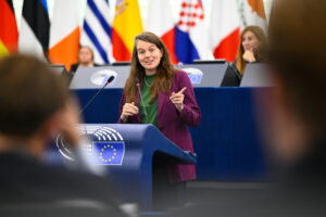 Europarlementariër Kim van Sparrentak in het Europees Parlement